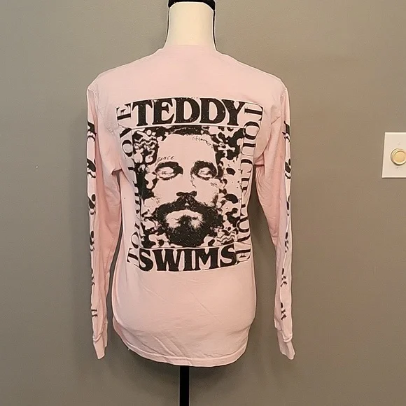 Unisex Small Pink Long Sleeve Teddy Swims Concert T Shirt NWOT - Picture 2 of 7